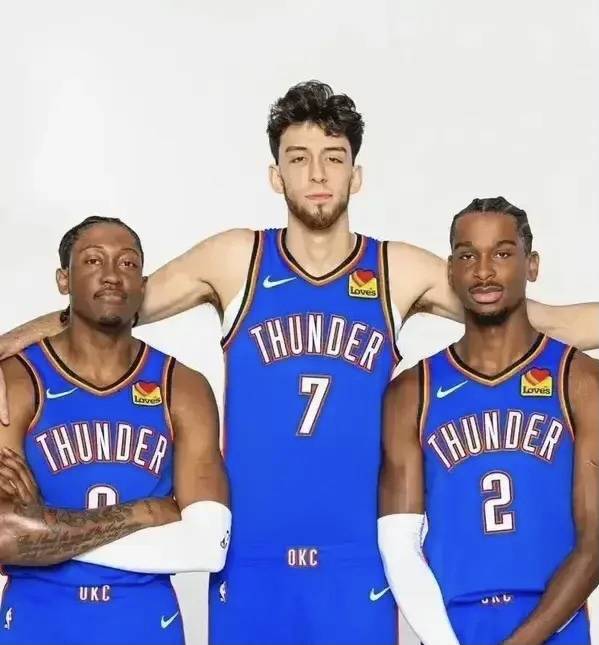 自意甲首秀以来代表同一球队参与超过100球，莱奥是同期第4人（莱奥自意甲首秀以来为同队直接参与100+球，居同期第4）