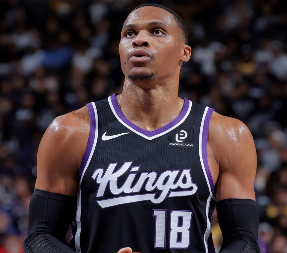 拉菲尼亚替补，弗里克：他没事，但我们也必须照顾好他（弗里克谈拉菲尼亚未首发：状态无碍，但仍需保护）