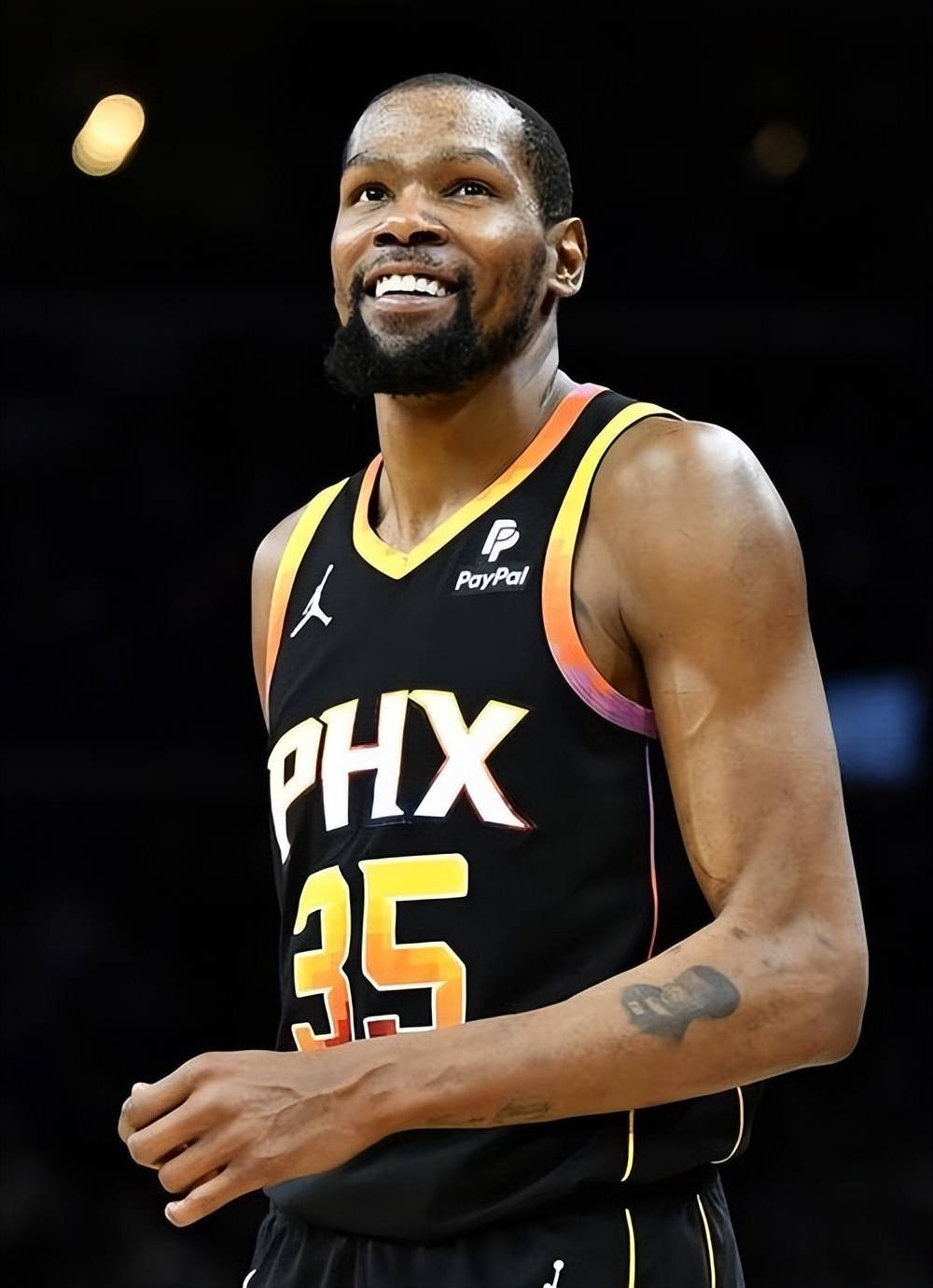 阿森纳客战维拉首发：萨卡PK沃特金斯，哲凯替补，埃泽先发（阿森纳做客维拉首发出炉：萨卡对决沃特金斯，哲凯替补，埃泽首发）