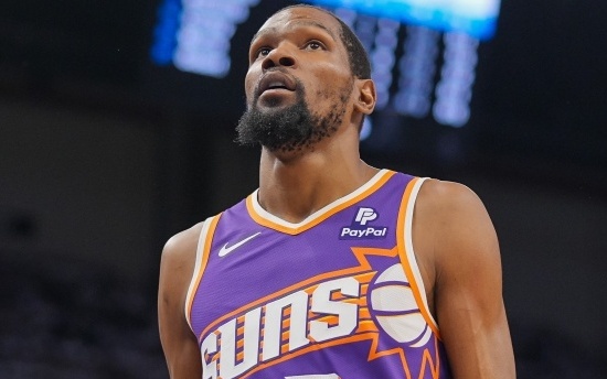 高开低走！瓦塞尔上半场25分，下半场仅3分（由盛转衰！瓦塞尔上半场砍下25分，下半场仅得3分）