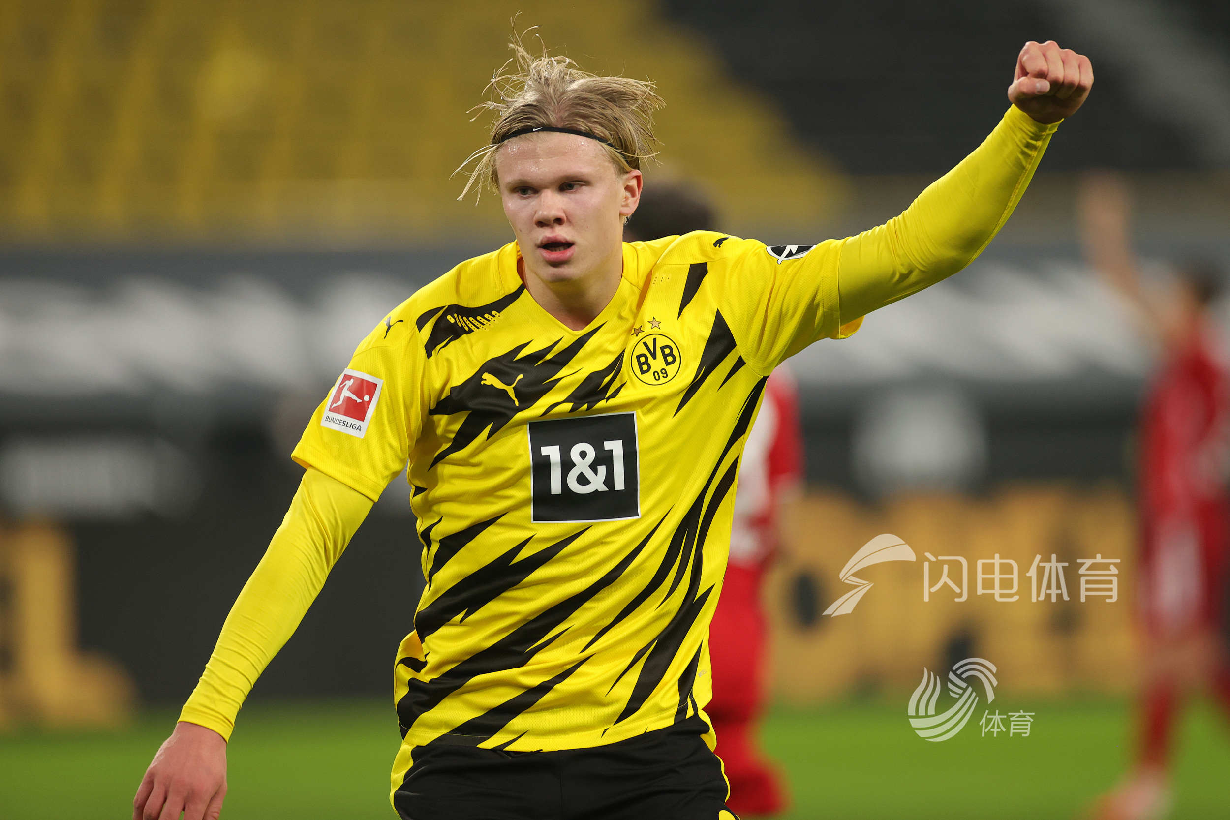 国安球迷跟河南球迷在烧烤店发生冲突，涉事球迷已经被警察带走