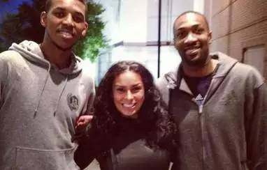 塞尔：巴列卡诺主场在欧协联时缩小尺寸，但对皇马时并未恢复（塞尔电台：巴列卡诺为欧协联缩小主场场地，对阵皇马未恢复原尺寸）