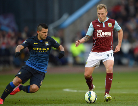 三连败！利物浦1-4埃因霍温，范戴克送点，德里乌赫双响