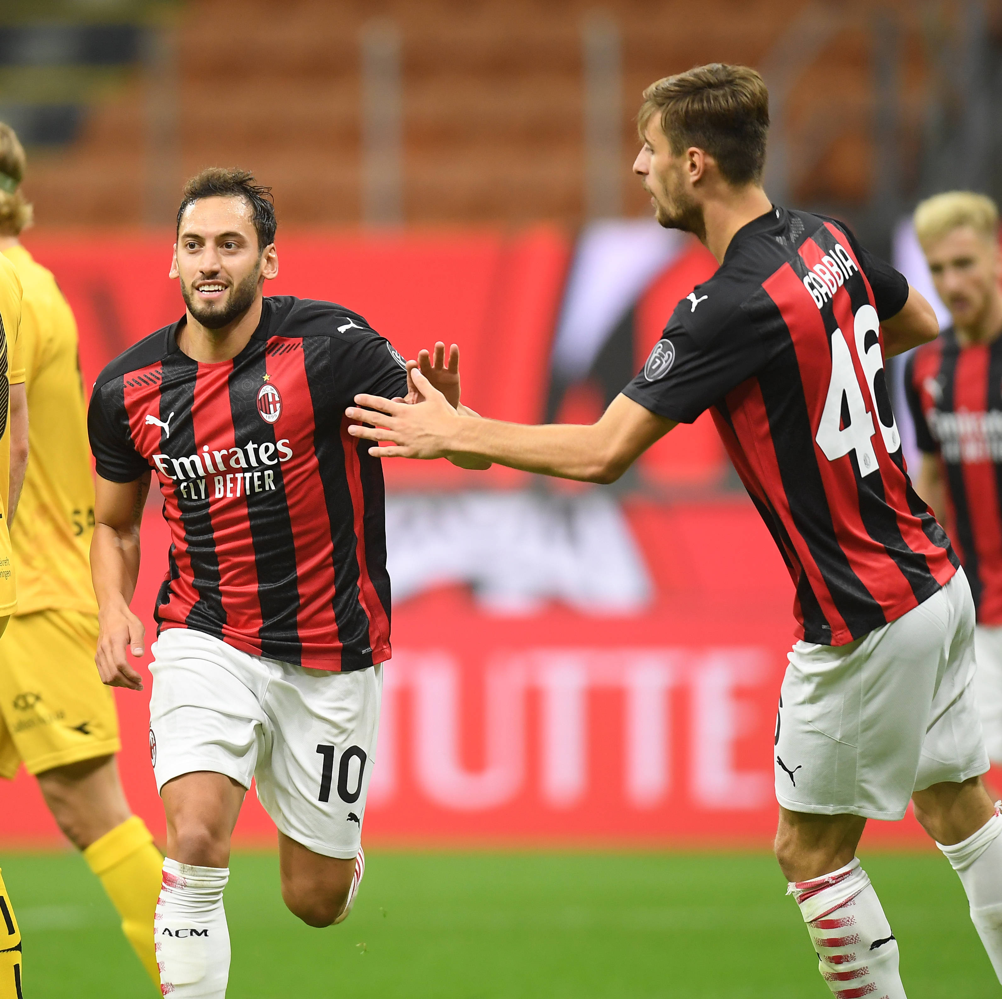 惨不忍睹！快船背靠背0胜5负，关键时刻比赛2胜9负（状态堪忧：快船背靠背0-5告负，关键时刻仅2胜9负）